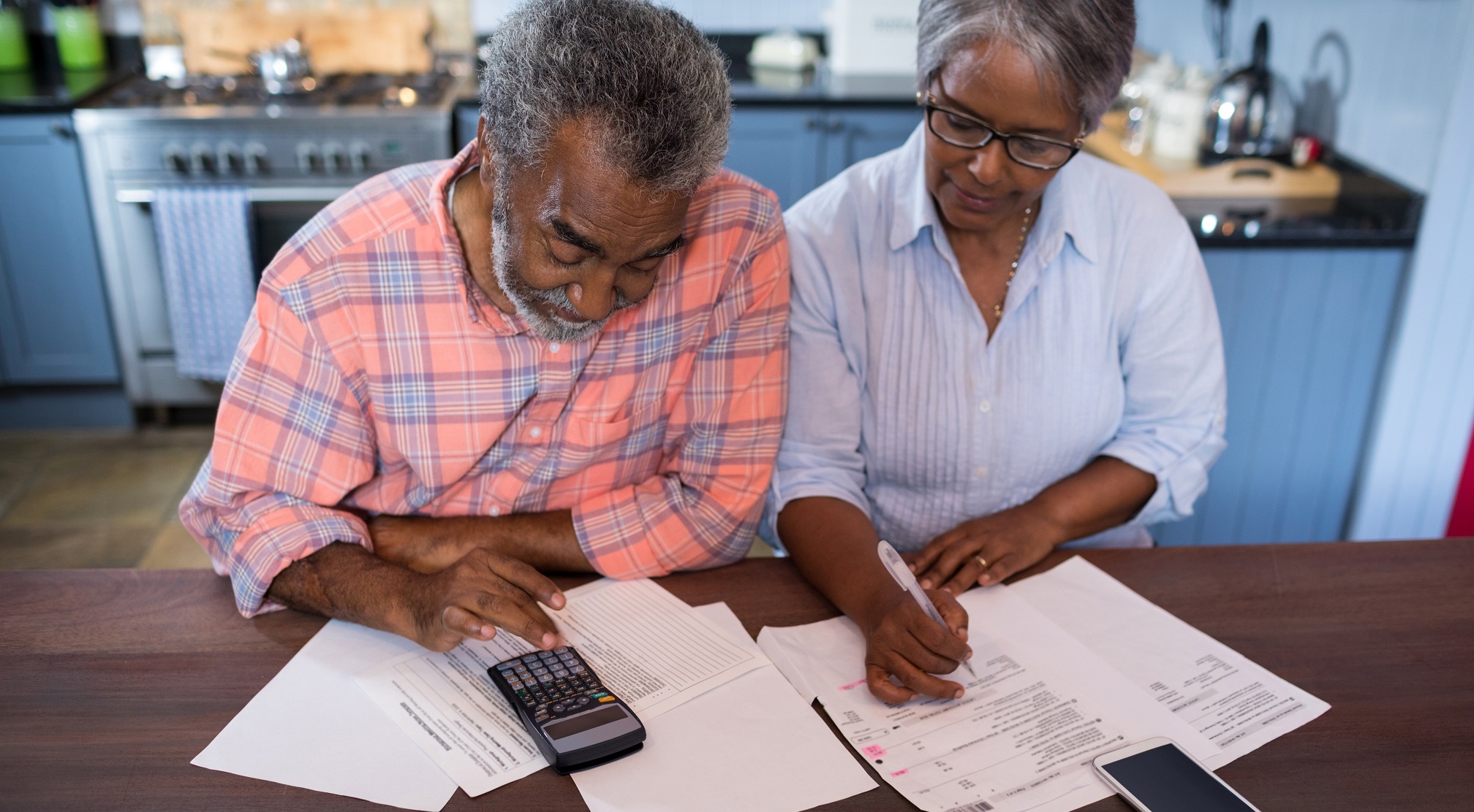 Retiree couple budgeting