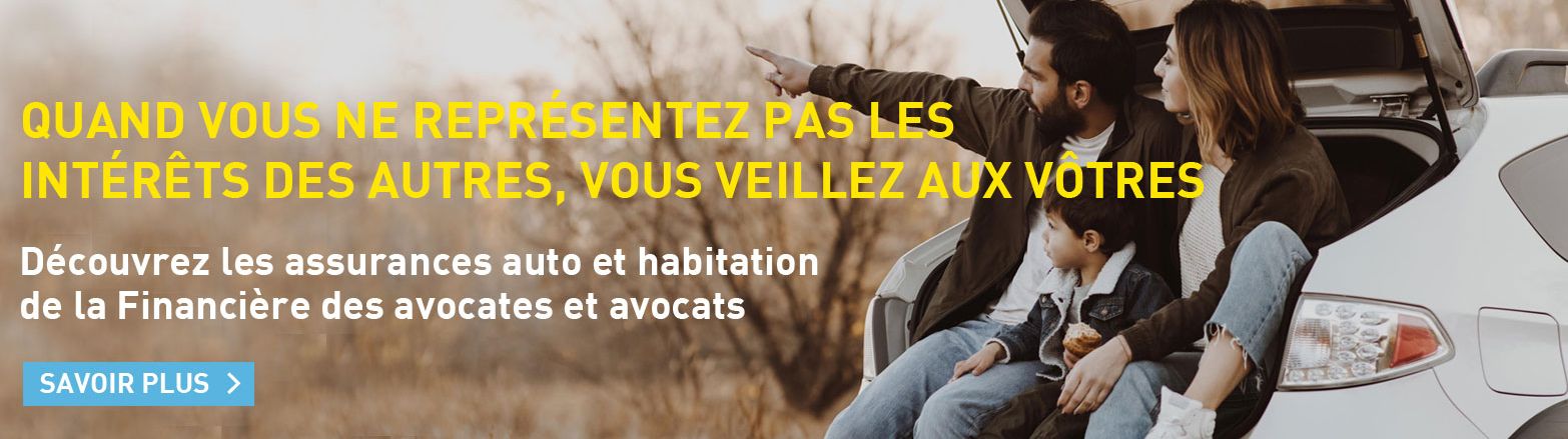 Famille assise en voiture